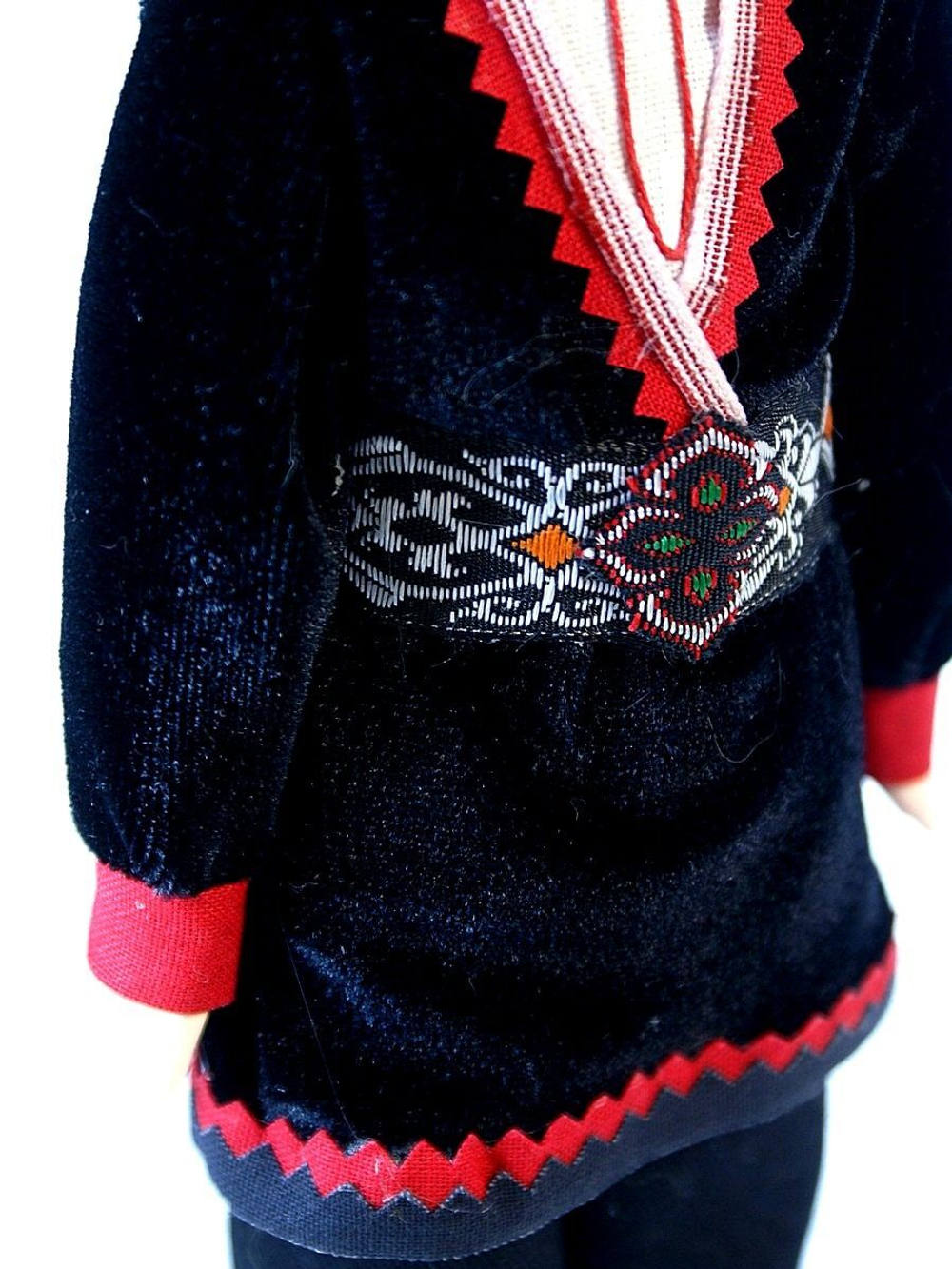 Кукла фарфоровая коллекционная Башкир