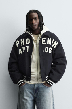 ZARA УТЕПЛЕННЫЙ БОМБЕР С НАШИВКАМИ, МОРСКОЙ СИНИЙ