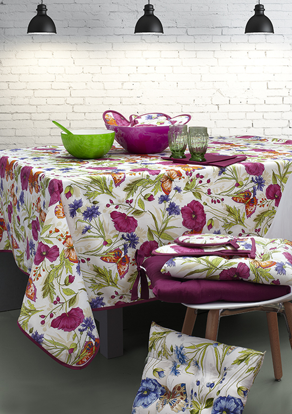 Скатерть 150 Tag House 3648 Chante Fleur