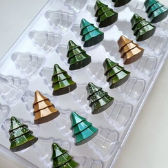 1039 | Форма для шоколадных конфет "Елочка новогодняя" (275*175 мм)