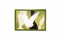 Шеврон V вышивка 5х8 см. Мультикам с белым