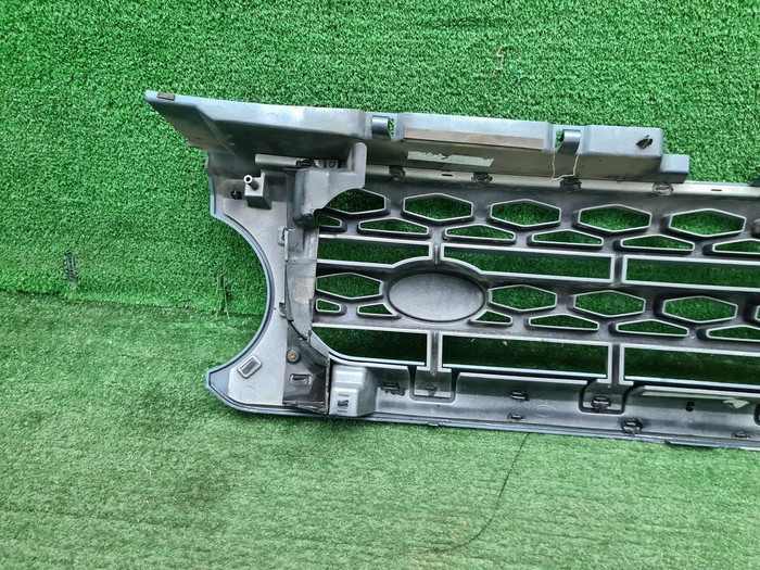 Решетка радиатора Land-Rover Discovery 4 (09-13)