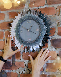 "Чудо света" Кварцевые настенные часы Mirror rays из дизайнерской коллекции Prestige