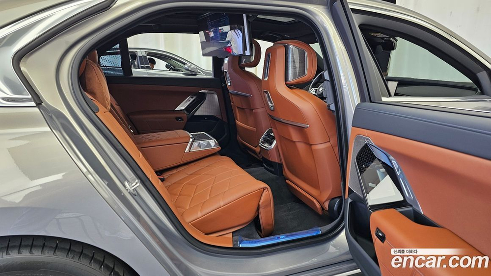 BMW 7 Series (G70) 740i xDrive M Sports (12.2023)