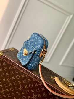 Louis Vuitton Fairfax Pochette