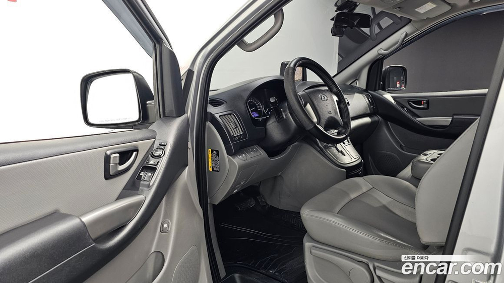 Hyundai The New Grand Starex Van 3-х местный (10.2020)