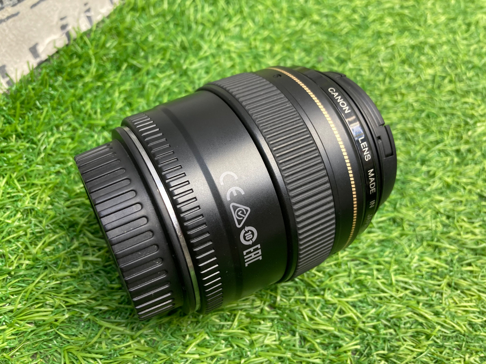 Canon EF 85mm 1.8 USM