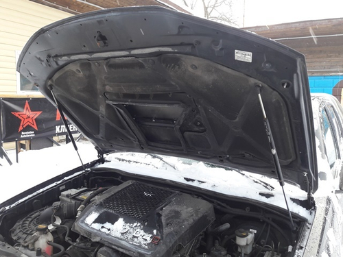 Упор (амортизатор) капота для Toyota HiLux 7 (2004-2015) Autoinnovation.15-02