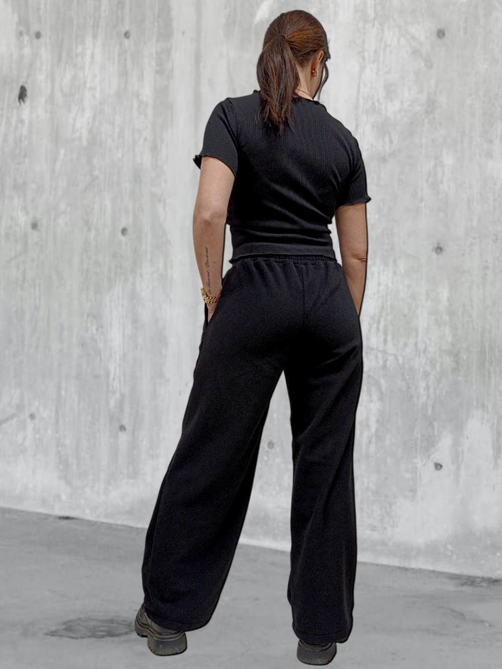 21331 Брюки-палаццо внизу с утяжкой флисовые черные (52)