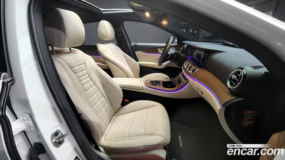 Mercedes-Benz E-Class W213 E300e 4MATIC Exclusive (08.2021)