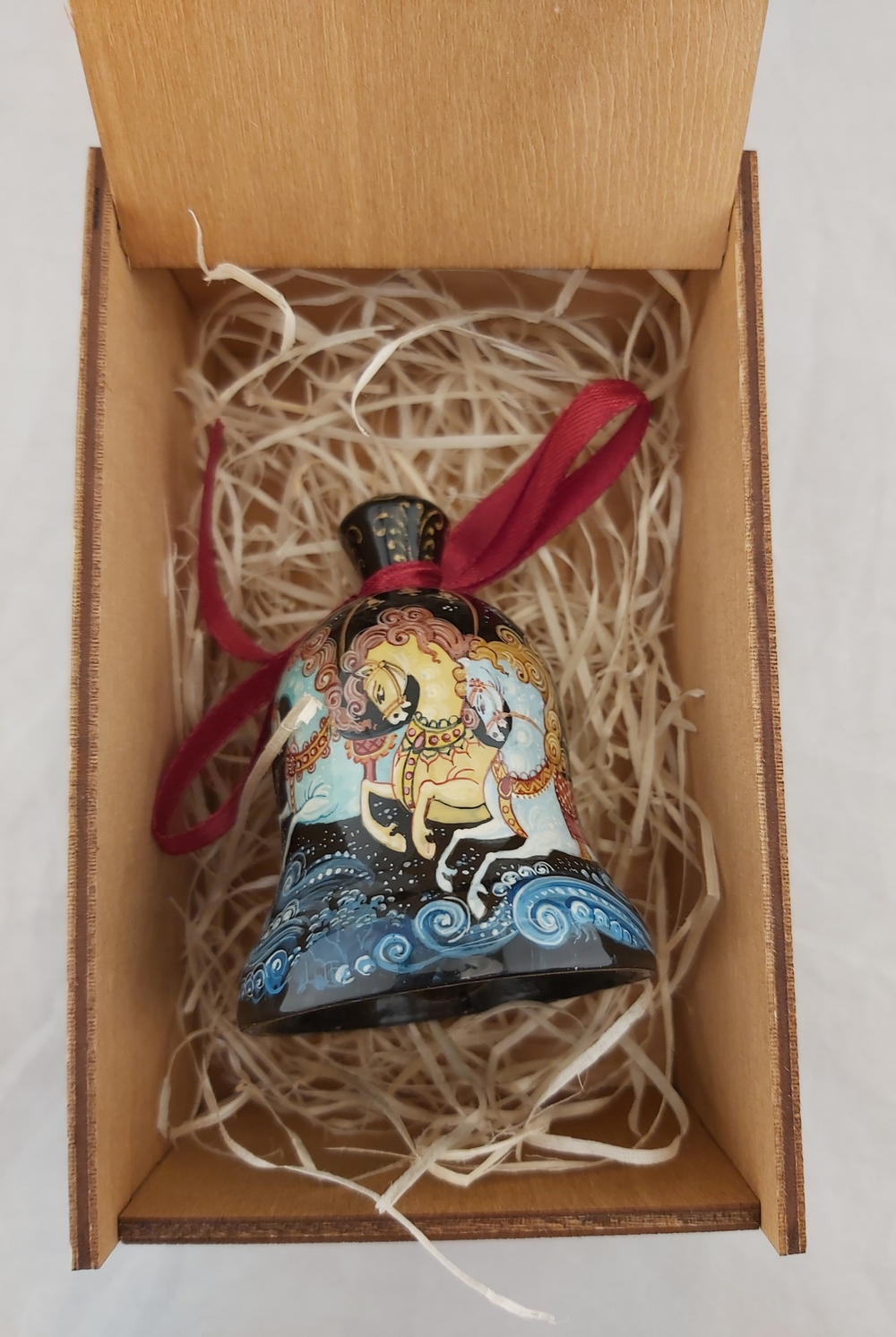 Елочная игрушка-колокольчик с росписью Палех "Тройка"