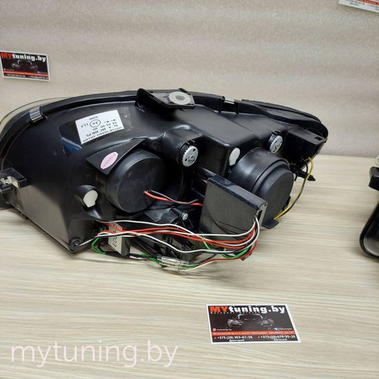 Передние фары Audi A4 B7 led tube lights black