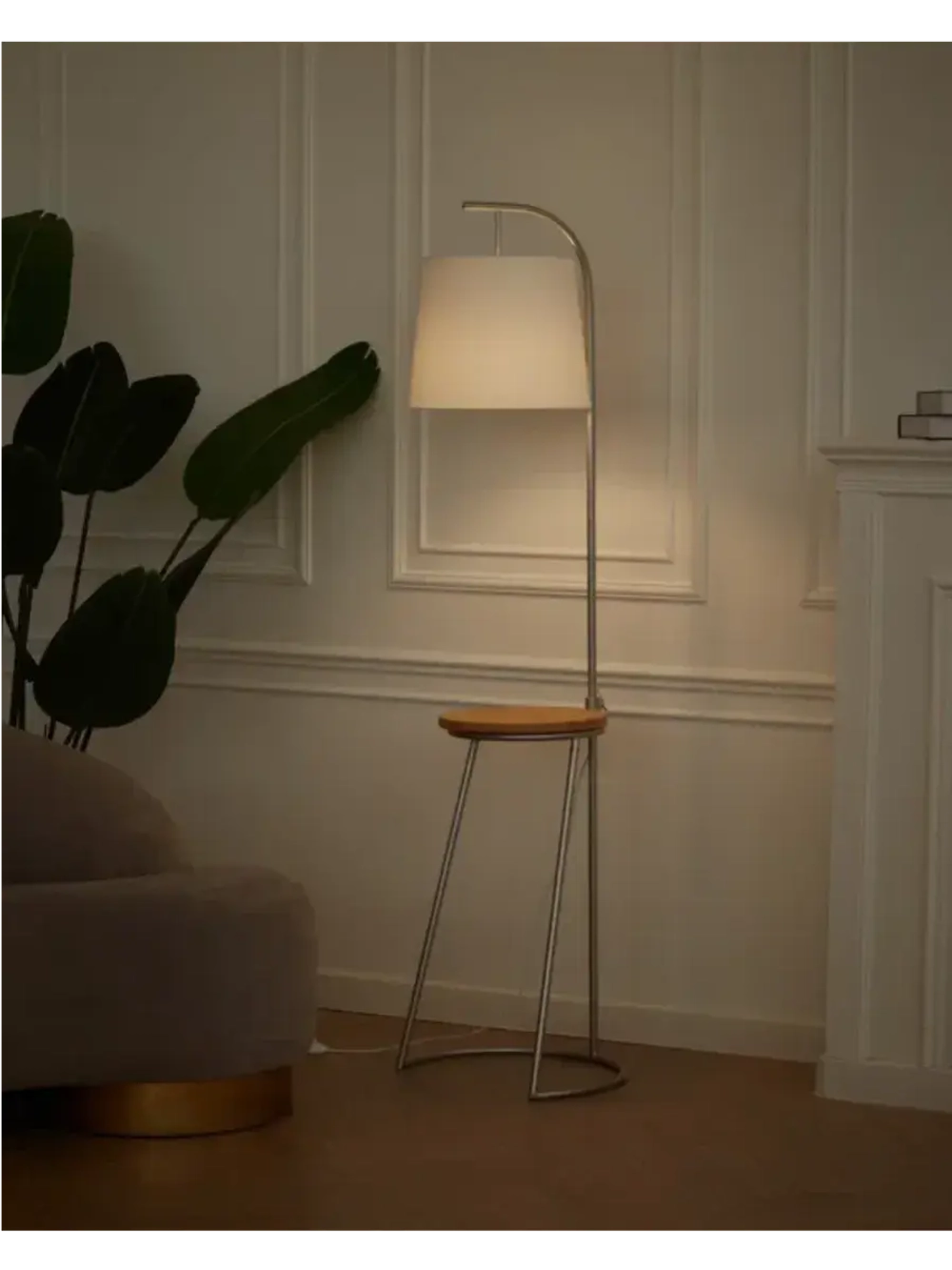 Торшер напольный с абажуром в гостиную современный