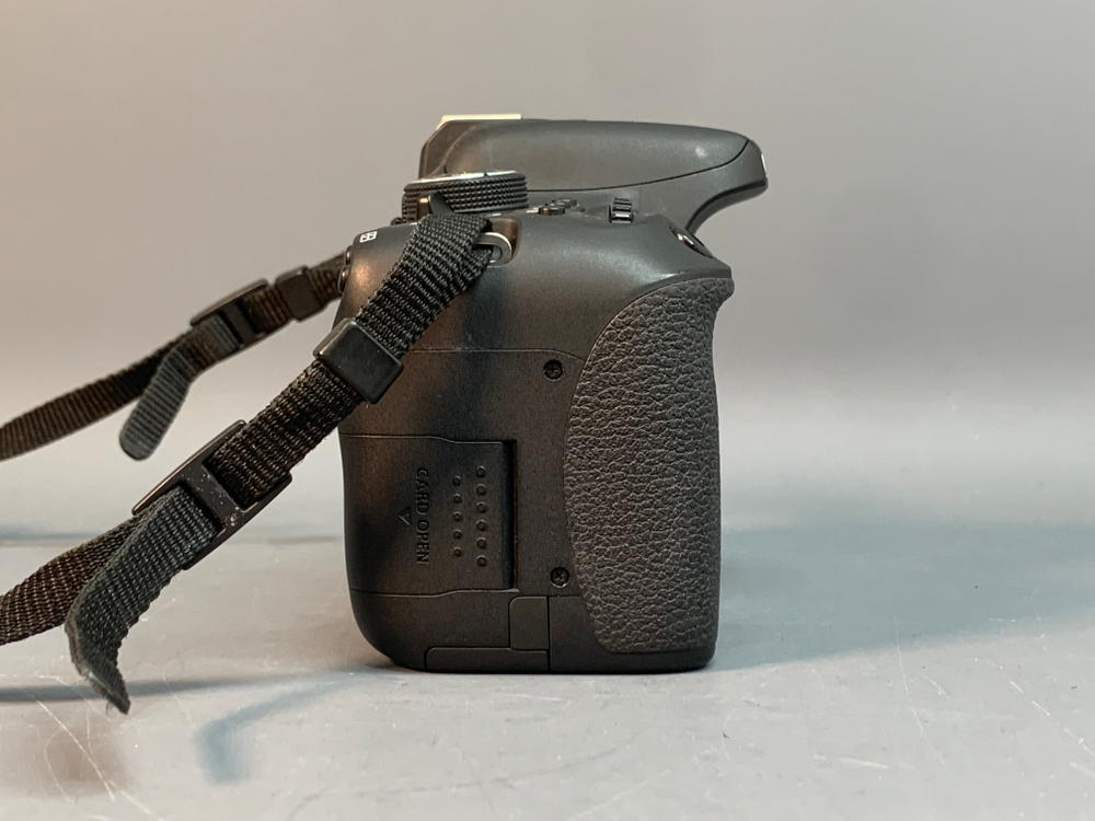 Canon 750D Kit 18-55mm IS STM 24.800 кадров