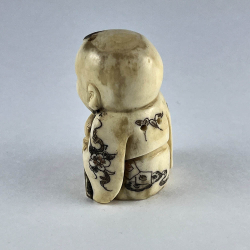 Статуэтка нэцкэ Ребенок Карако с большим персиком