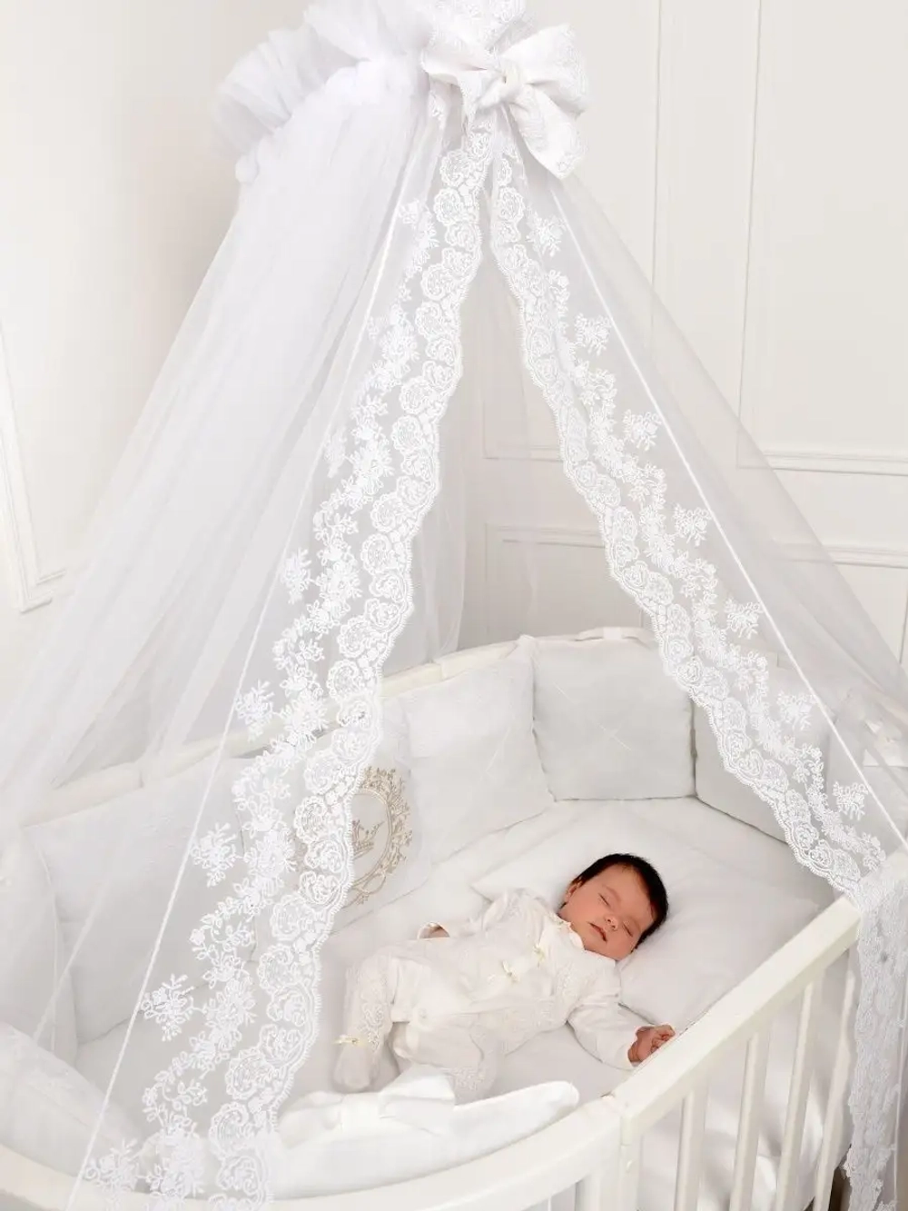 Балдахин с кружевом "Версаль"