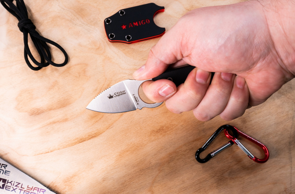 Шейный нож Amigo Z AUS-8 Satin Black