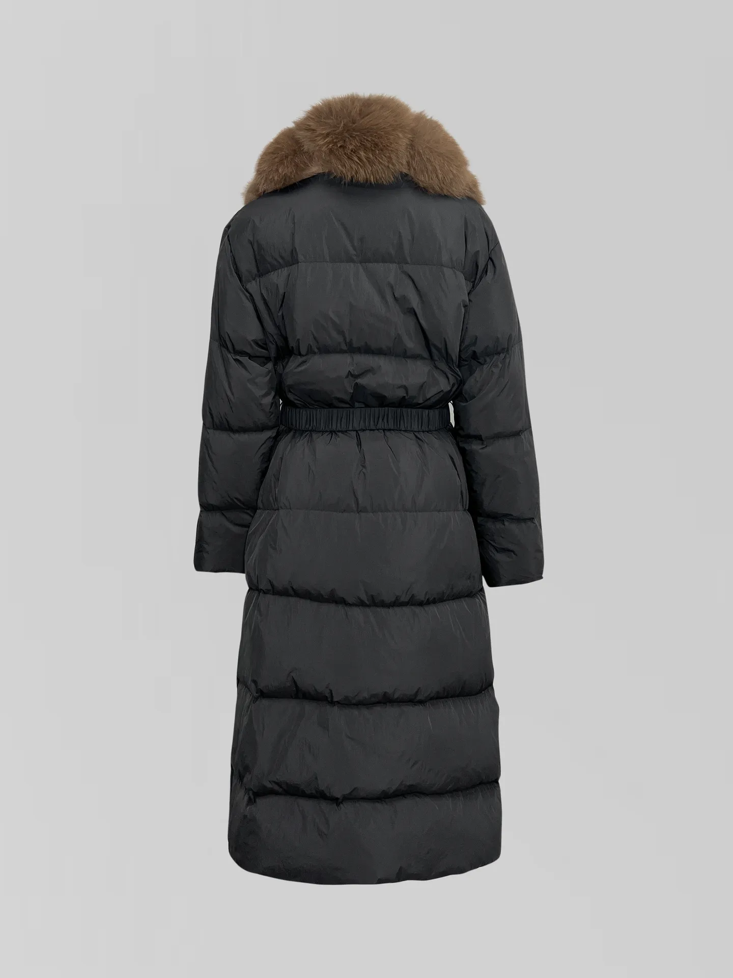 Пуховик 8820 однотонный удлиненный с мехом накладными карманами и поясом