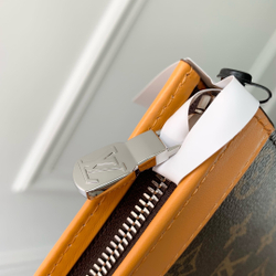 Louis Vuitton Pochette Voyage MM