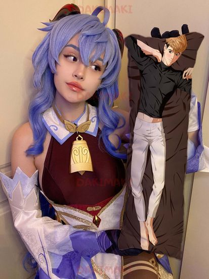 Мини дакимакура О Сану из Убить сталкера арт. M0894, 60х20 см