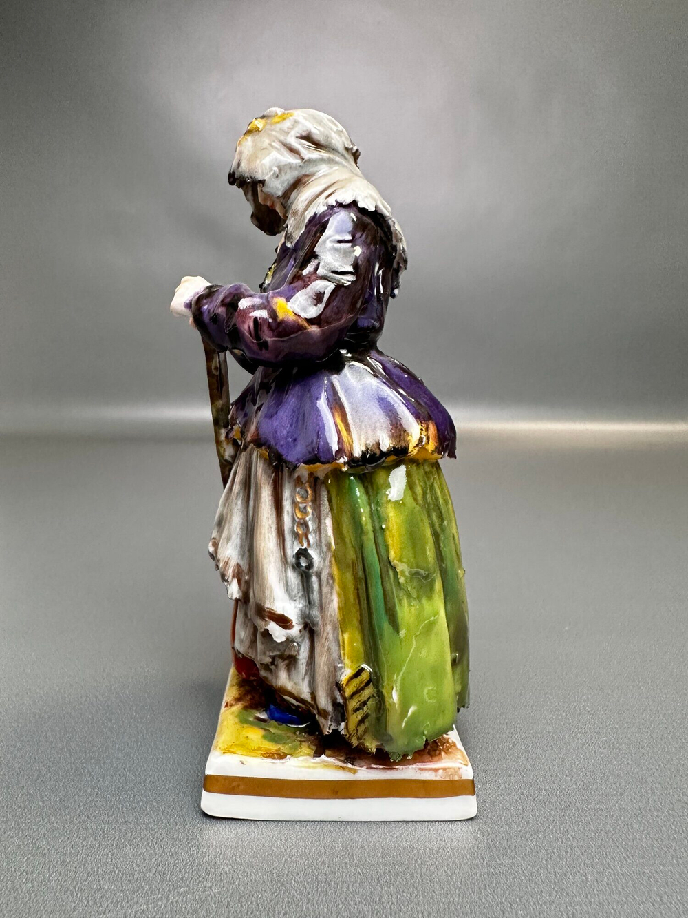 Фарфоровая мануфактура «Нищая с тростью»