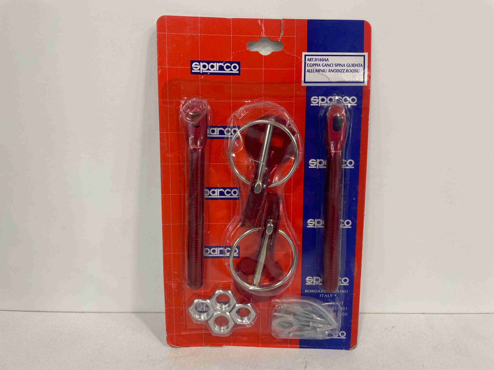 Замок (красного цвета) на капот универсальный спортивный, SPARCO красного цвета (1 шт. / комплект)