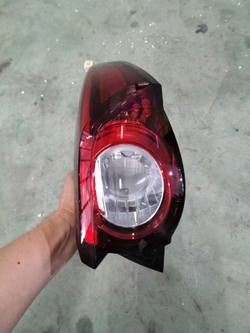 Правый LED задний фонарь Mazda CX-8 оригинал