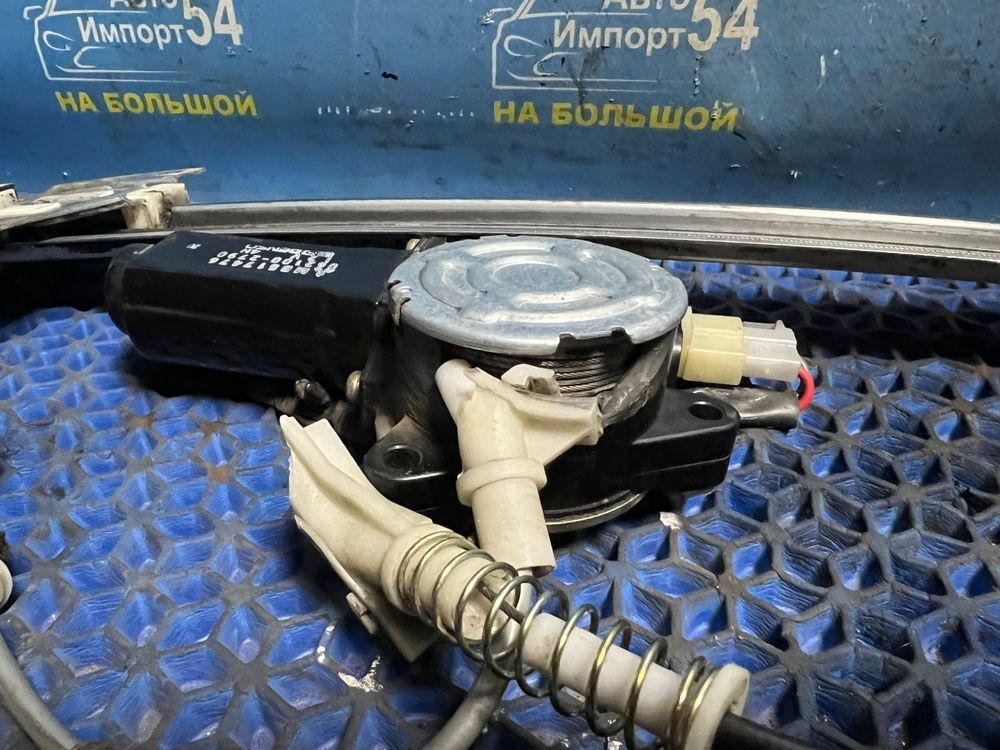 Стеклоподъемник передний правый MITSUBISHI PAJERO 1994