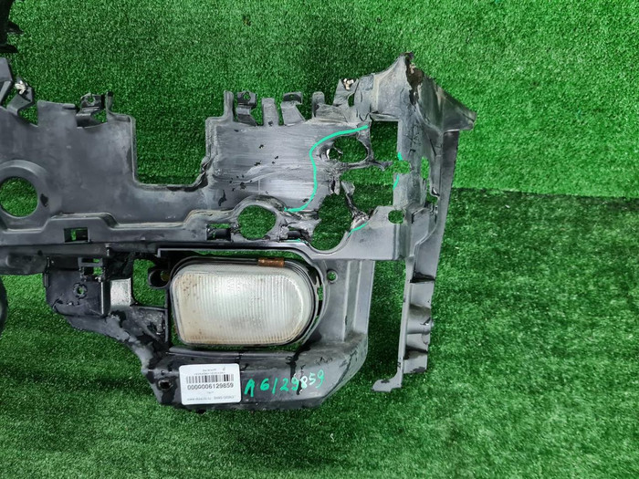 Кронштейн переднего бампера Mercedes C w203 (2000-2008)