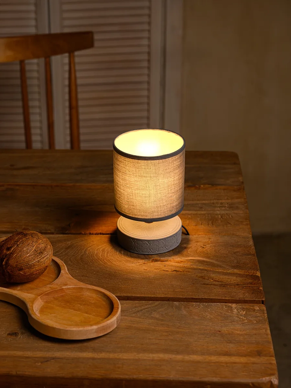 Настольный торшер на тумбочку, светильник прикроватный