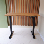 Регулируемый компьютерный стол Motor UP с регулировкой по высоте — столешница МДФ дуб европейский