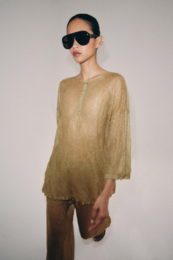 ZARA ТОНКИЙ ТРИКОТАЖНЫЙ ДЖЕМПЕР, ЗОЛОТИСТЫЙ