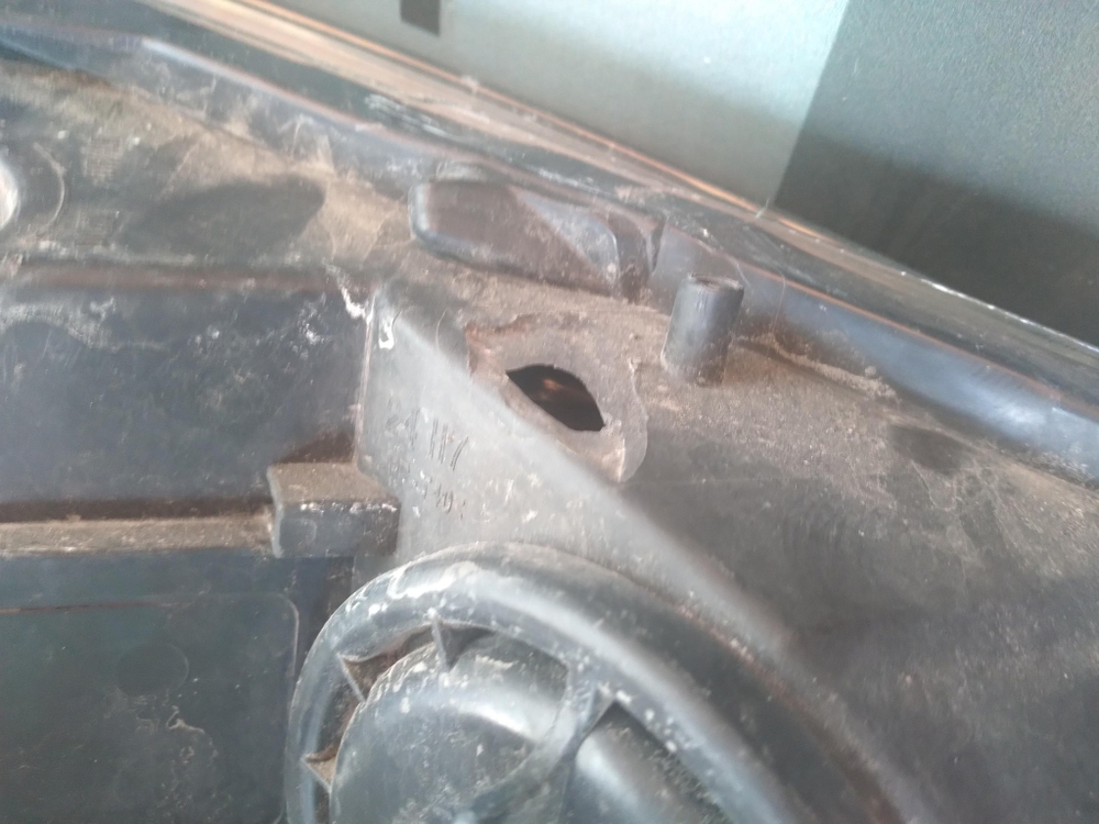 Фара левая Opel Astra J  Б/У Оригинал 13297720