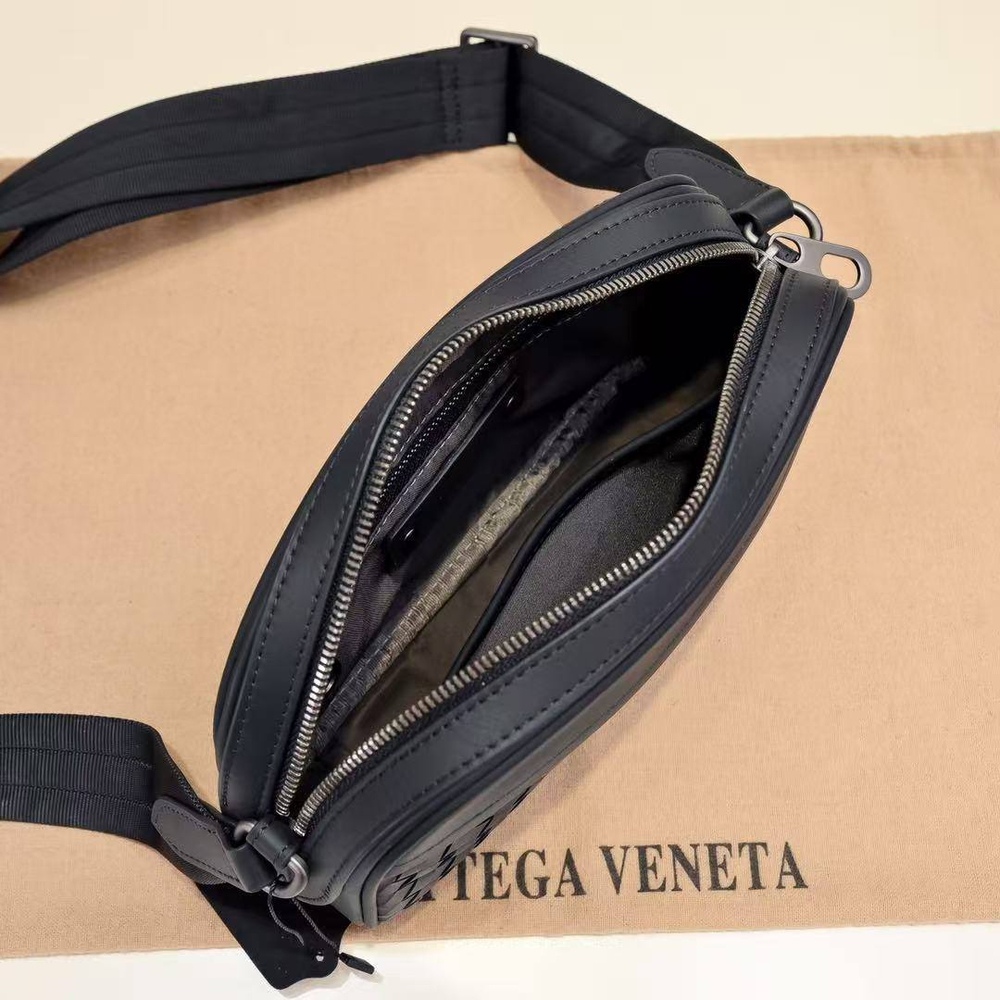 Сумка-мессенджер Bottega Veneta