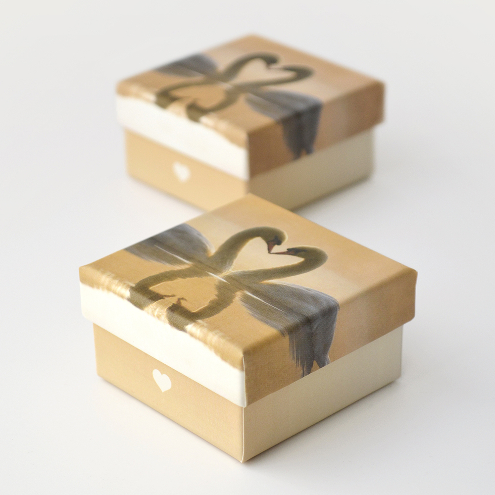 Футляр картонный «Романтика. Лебеди №7» 60x60x34 мм.