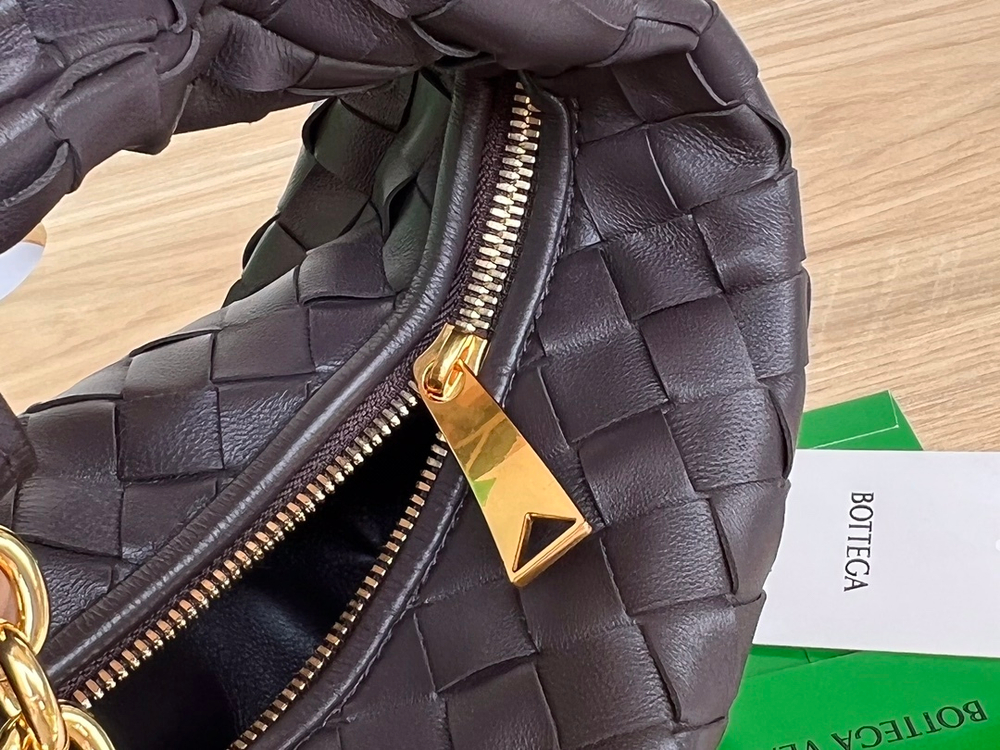 Bottega Veneta Mini Jodie 28 cm