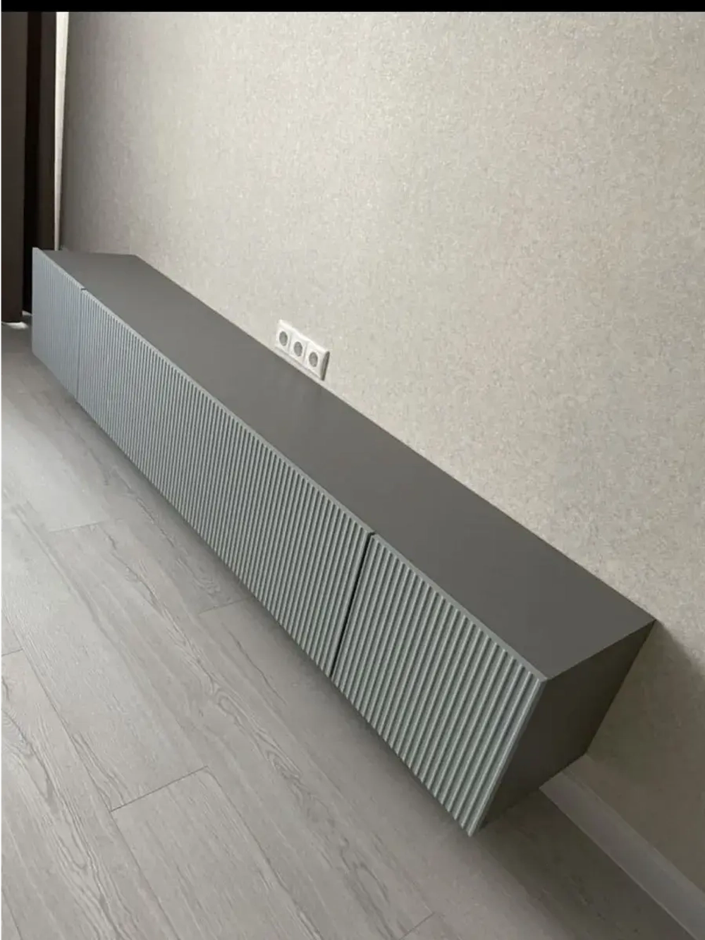 Тумба под телевизор подвесная 213х35х35 см