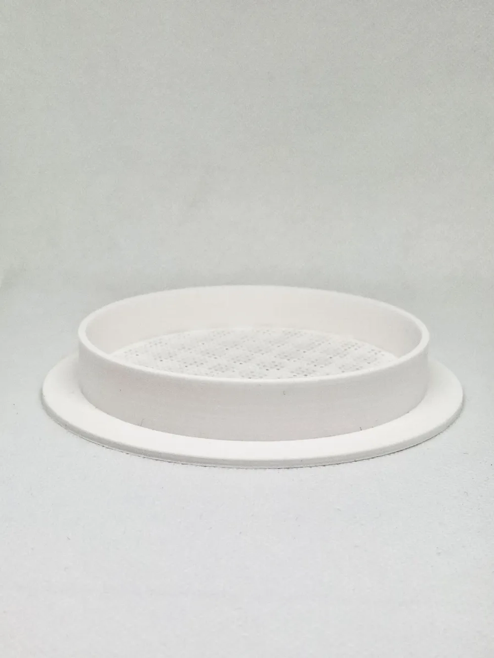 Решетка вентиляции с фланцем D90 мм (пластиковая с сеткой)