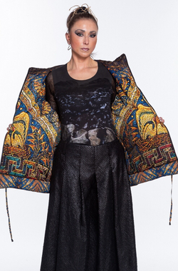 Двусторонняя куртка «Легенда», о мотивам мозаик кафедрального собора Девы Марии в Ахене и золотого дракона на церемониальном халате императора династии Цин, 18 век