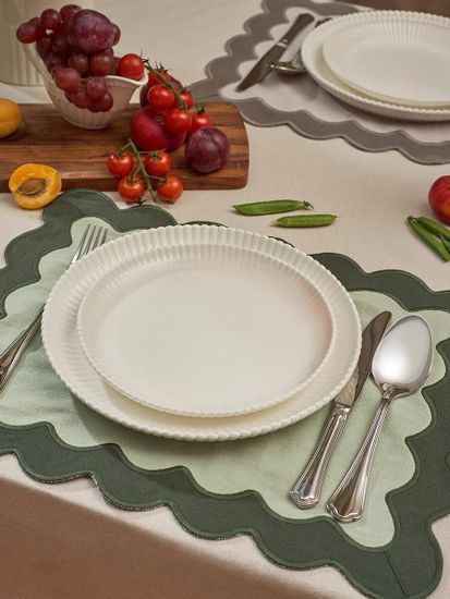 Салфетка под приборы с контрастным кантом зеленого цвета из коллекции trendy ruffles, 35х45 см