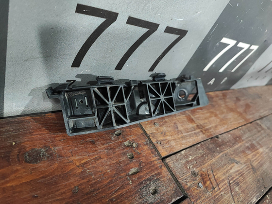 Кронштейн переднего бампера Kia Sportage 4 (QL) 16-22 Б/У Оригинал 86516F1000