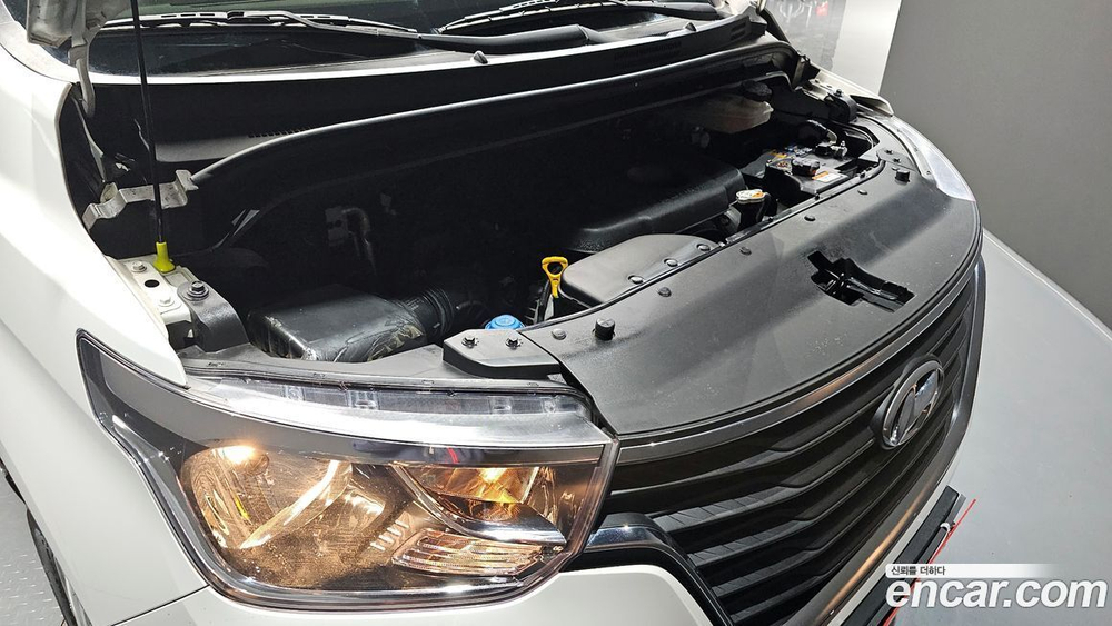 Hyundai The New Grand Starex Van 3-х местный (09.2020)