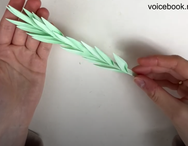 Делаем веточку из бумаги