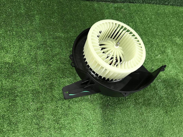 Вентилятор салона VW Polo sedan (10-20) Dominant