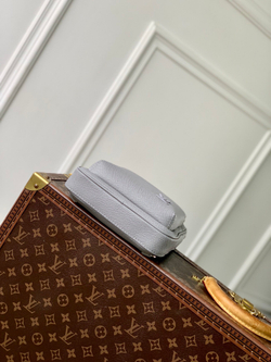 Louis Vuitton Avenue Slingbag NM