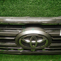 Решетка радиатора Toyota Land Cruiser 200 (2015-2021)