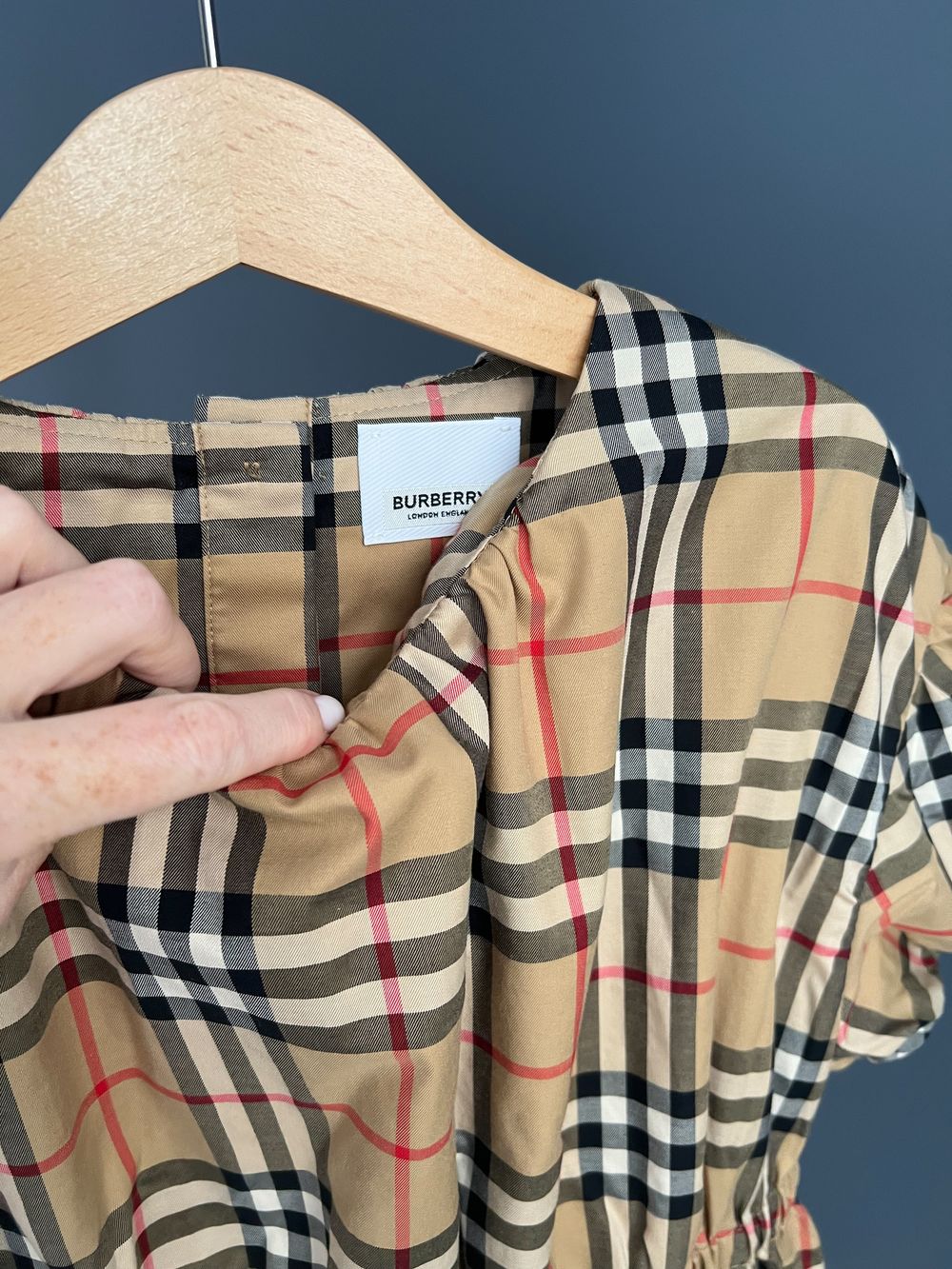 Платье Burberry, 128