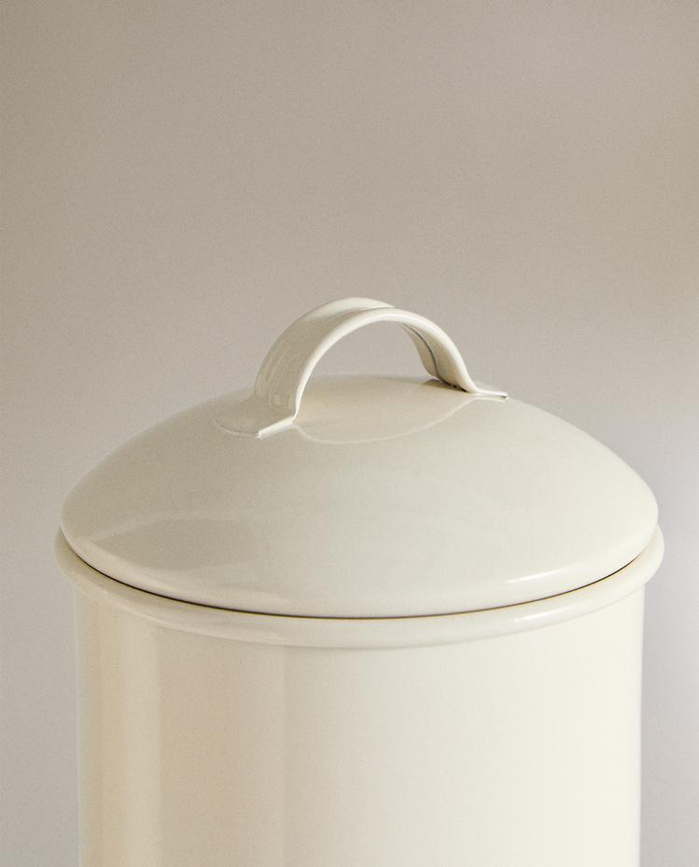 ZARA HOME БАНКА ДЛЯ ХРАНЕНИЯ ИЗ МЕТАЛЛА С КРЫШКОЙ, КРЕМОВЫЙ