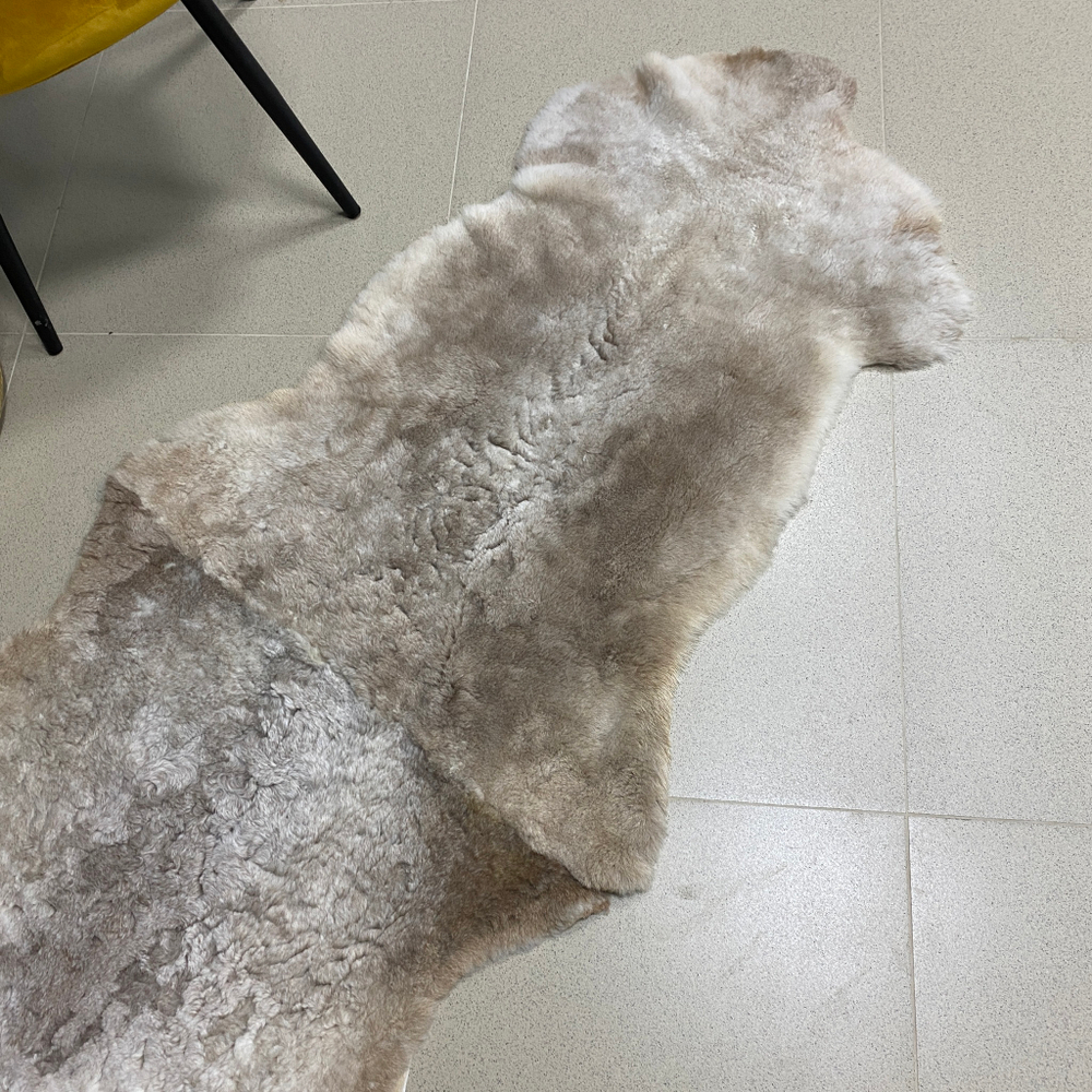 Шкура коврик меховой прикроватный овчина, 200х65 см.