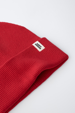 ZARA ТРИКОТАЖНАЯ ШАПКА В РУБЧИК С ЭТИКЕТКОЙ, КРАСНЫЙ